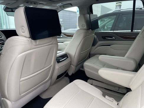 Certified 2024 Cadillac Escalade Sport Platinum w/ LPO, ONYX Package image 5