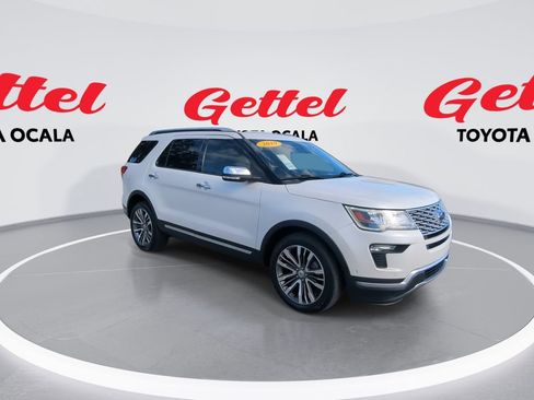 Used 2019 Ford Explorer Platinum image 2
