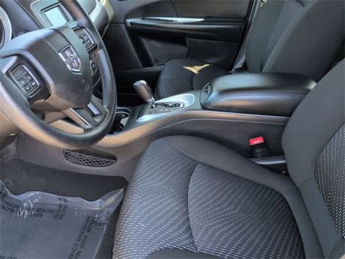 Used 2019 Dodge Journey SE w/ Blacktop Package image 17