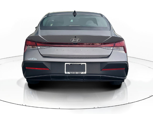 Used 2024 Hyundai Elantra SEL FWD image 6