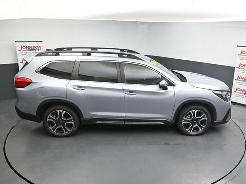 Used 2023 Subaru Ascent Limited AWD/4WD image 34