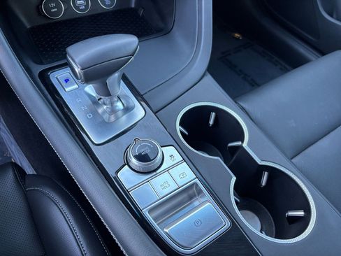 Used 2025 Genesis G70 2.5T image 42