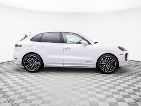 Used 2026 Porsche Cayenne GTS AWD/4WD image 7
