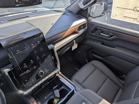 New 2026 GMC Yukon XL Denali image 21