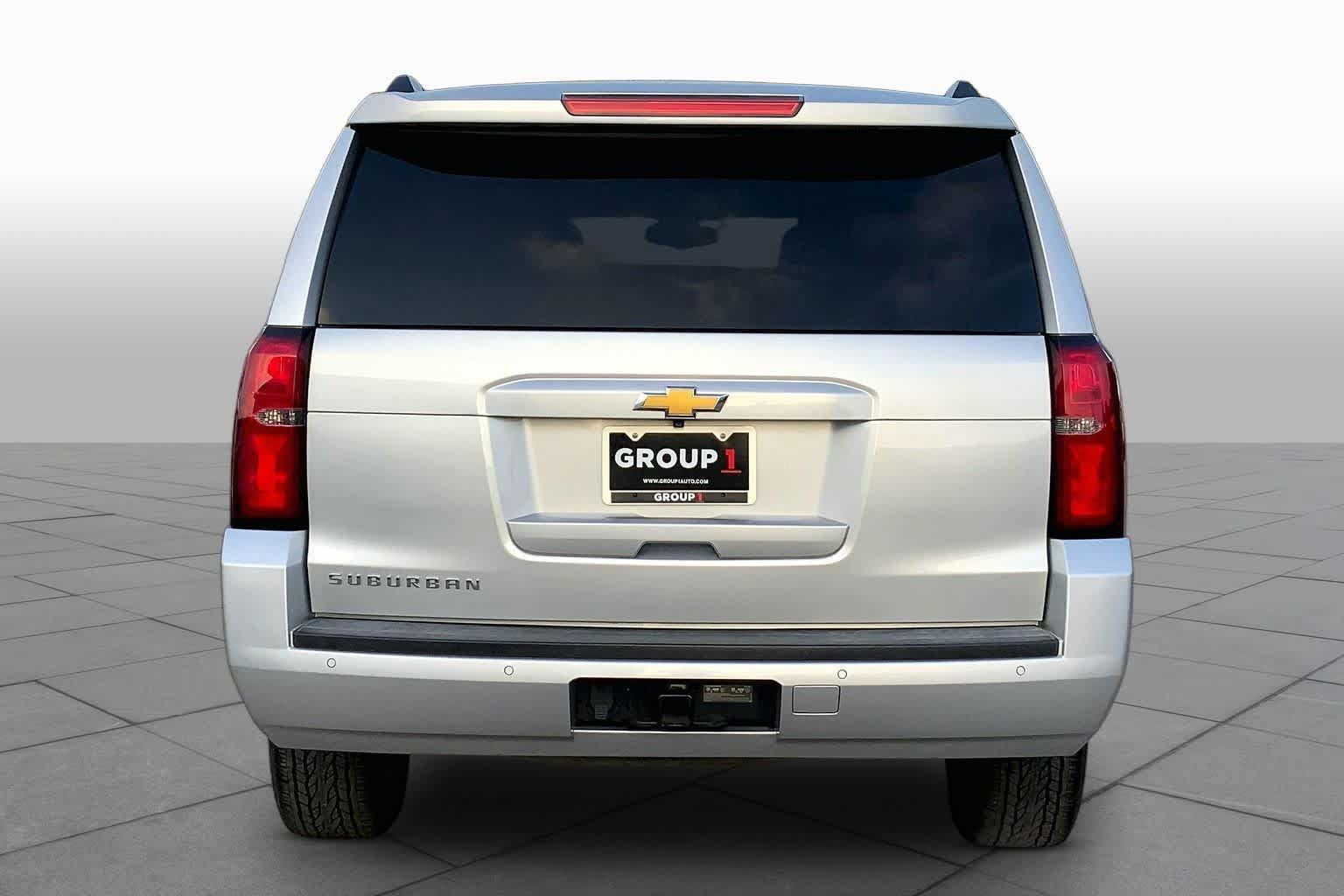 Used 2015 Chevrolet Suburban LS RWD image 5