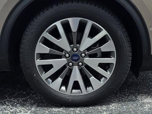 Used 2020 Ford Escape Titanium image 40
