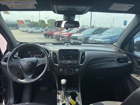 Certified 2022 Chevrolet Equinox RS w/ Infotainment Package AWD/4WD image 28