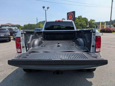 Used 2017 RAM 3500 Tradesman w/ Chrome Appearance Group AWD/4WD image 6