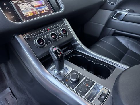 Used 2016 Land Rover Range Rover Sport SE image 24