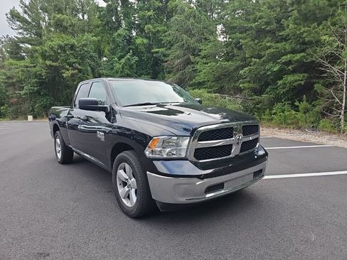 Used 2024 RAM 1500 Classic SLT AWD/4WD image 3
