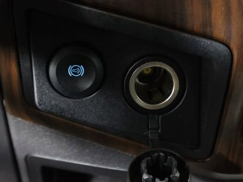 Used 2016 Ford F250 Lariat w/ Chrome Package image 41