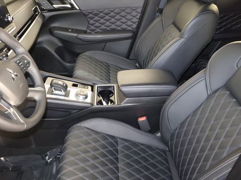 Used 2024 Mitsubishi Outlander SEL image 38