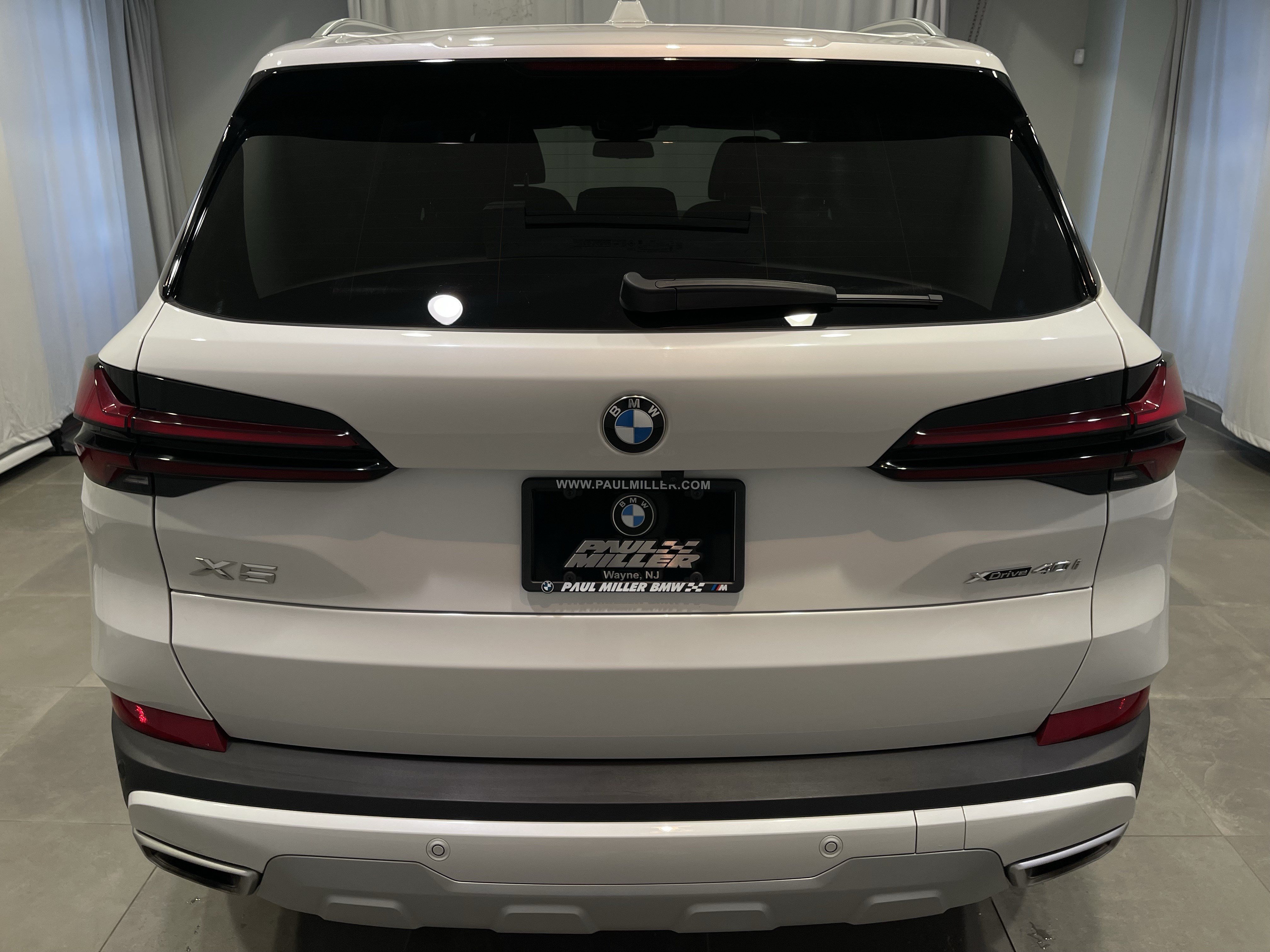 Certified 2024 BMW X5 xDrive40i w/ Parking Assistance Package AWD/4WD image 5