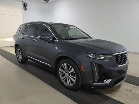 Used 2020 Cadillac XT6 Premium Luxury FWD image 3