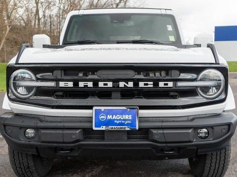 Used 2023 Ford Bronco Outer Banks AWD/4WD image 3