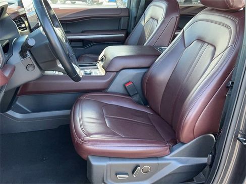Used 2024 Ford Expedition Limited image 14