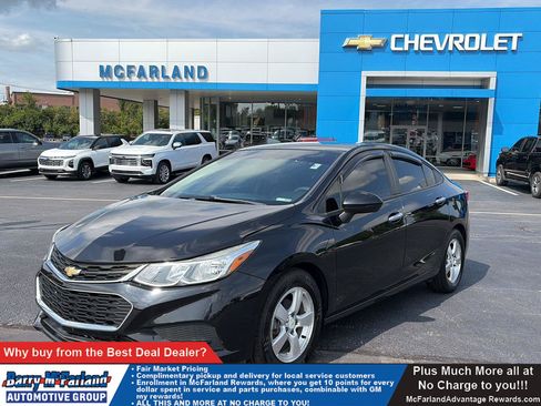 Used 2017 Chevrolet Cruze LS FWD image 1