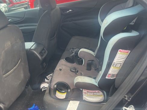 Used 2020 Chevrolet Equinox LT w/ Driver Convenience Package image 12