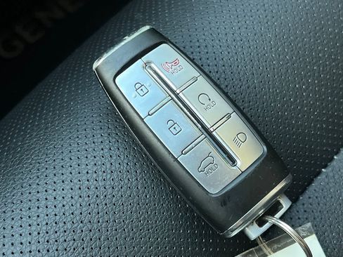 Used 2025 Genesis GV70 2.5T AWD/4WD image 25