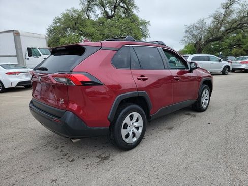 Used 2019 Toyota RAV4 LE image 5