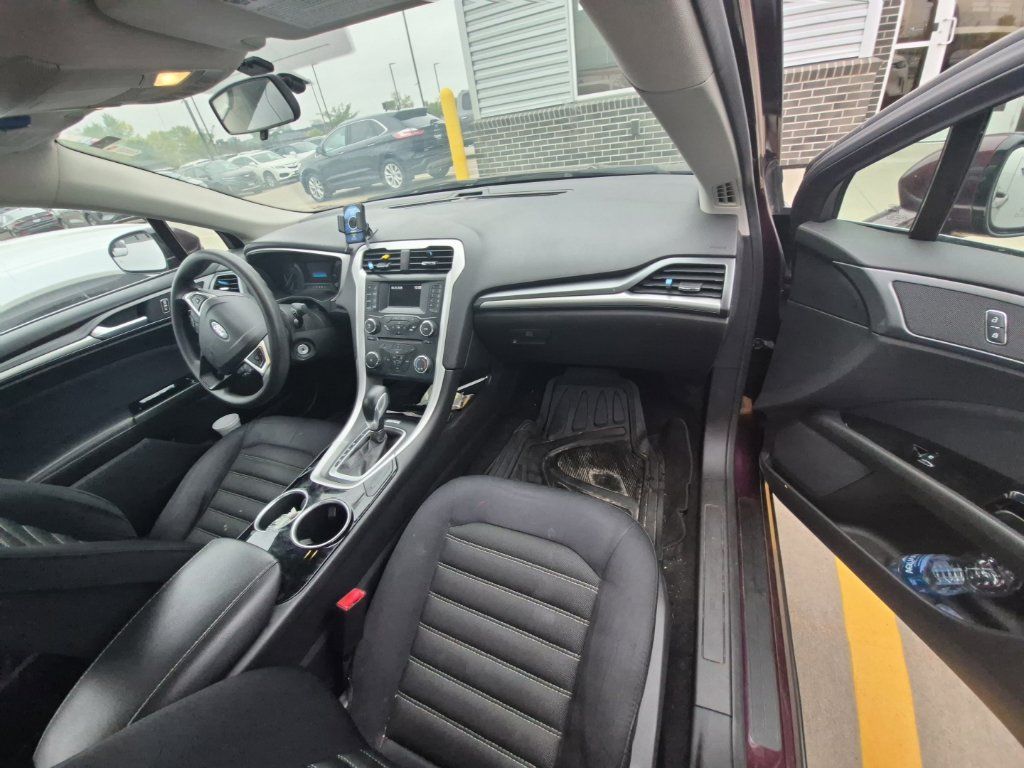 Used 2013 Ford Fusion SE FWD image 11
