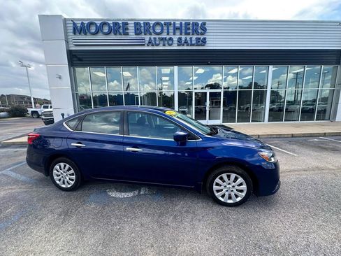 Used 2019 Nissan Sentra S FWD image 1