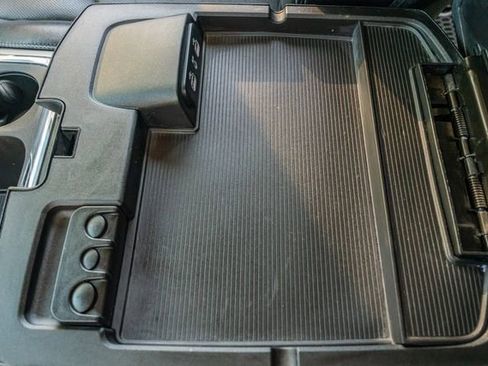 Used 2018 RAM 2500 Laramie w/ Sport Appearance Group image 32