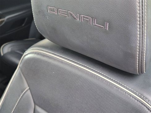 Used 2023 GMC Acadia Denali image 14