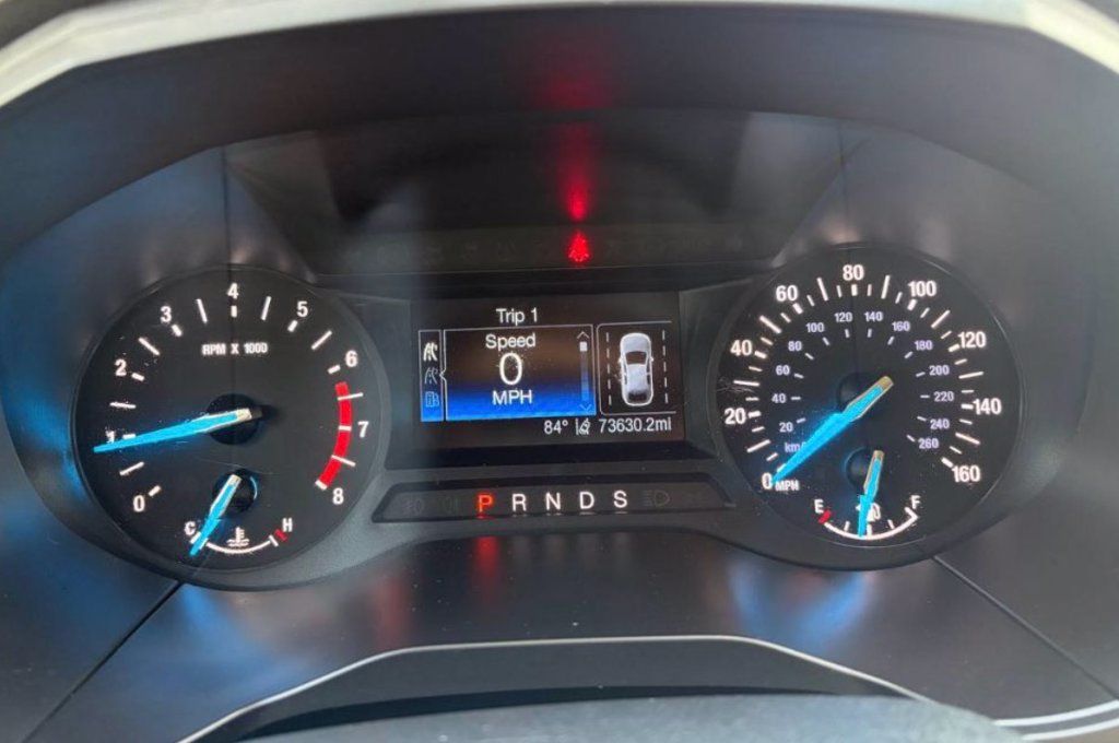 Used 2019 Ford Edge SE FWD image 4