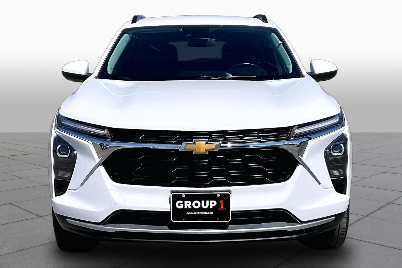 Used 2024 Chevrolet Trax LT w/ Driver Confidence Package FWD image 4