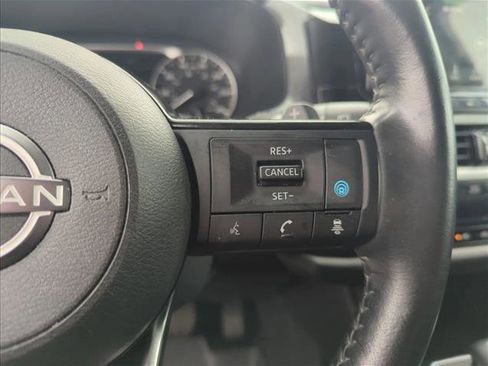 Used 2022 Nissan Pathfinder SL image 16