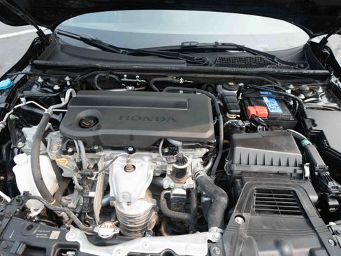 Certified 2025 Honda Civic Sport image 30