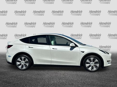 Used 2021 Tesla Model Y Long Range AWD/4WD image 3