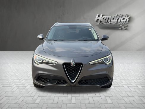 Used 2018 Alfa Romeo Stelvio AWD image 3