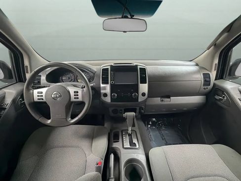 Used 2019 Nissan Frontier SV RWD image 9