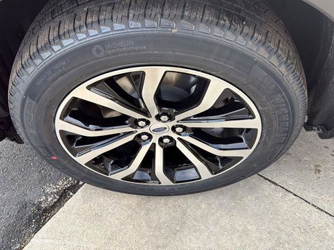 New 2026 Ford Explorer ST-Line image 3