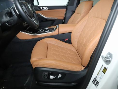 Certified 2024 BMW X5 xDrive40i w/ Parking Assistance Package image 19