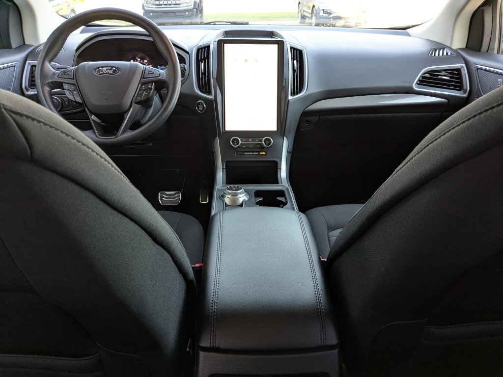 Used 2024 Ford Edge SE AWD/4WD image 12