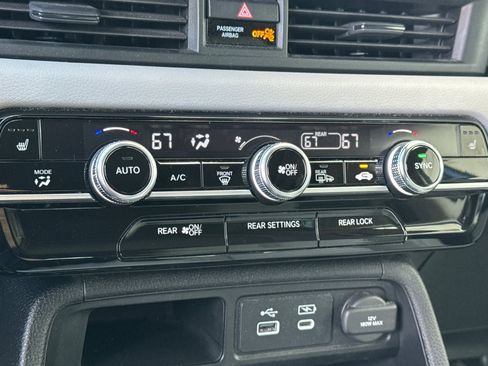 Used 2023 Honda Pilot Touring image 19