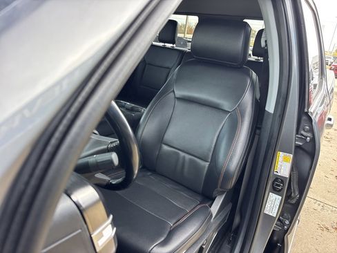 Used 2023 Ford F350 Lariat w/ Chrome Package image 24