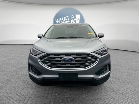 Used 2024 Ford Edge Titanium image 9