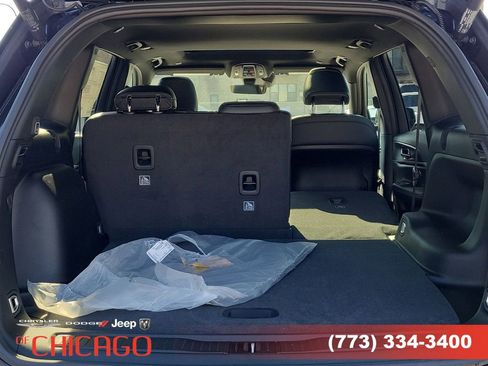 New 2026 Jeep Grand Cherokee Laredo image 7