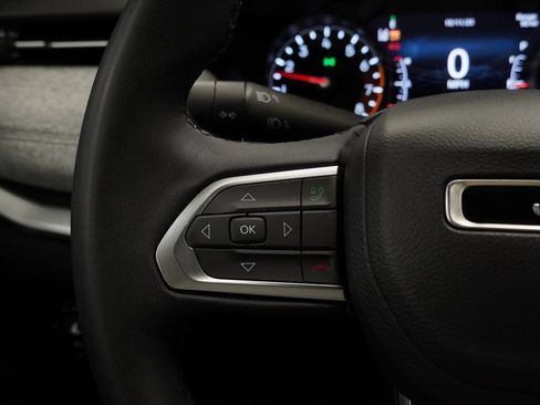 Certified 2024 Jeep Compass Latitude image 38