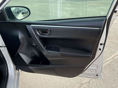 Used 2015 Toyota Corolla L FWD image 19