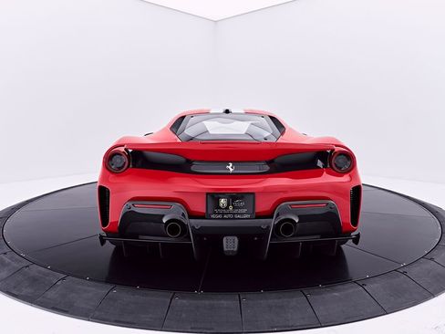 Used 2020 Ferrari 488 Pista Coupe RWD image 17