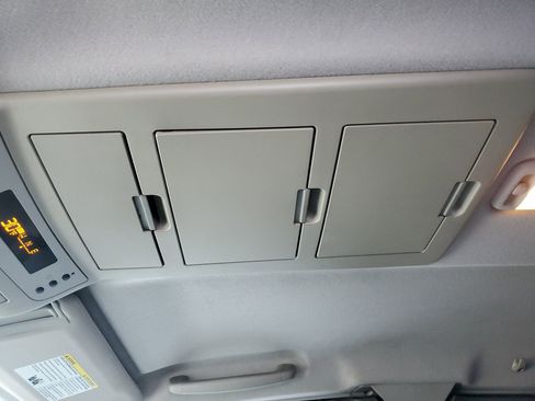 Used 2006 Nissan Titan SE image 15