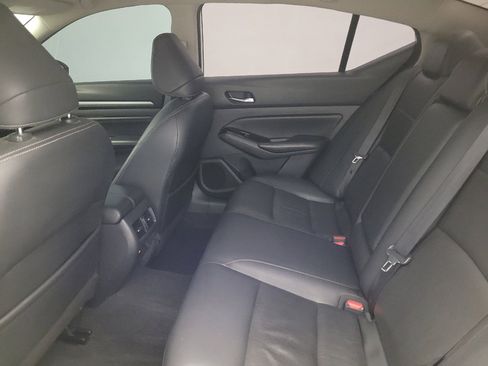 Used 2020 Nissan Altima 2.0 Platinum image 18