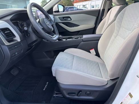 Used 2023 Nissan Rogue SV AWD/4WD image 4