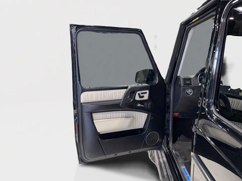 Used 2017 Mercedes-Benz G 550 image 15