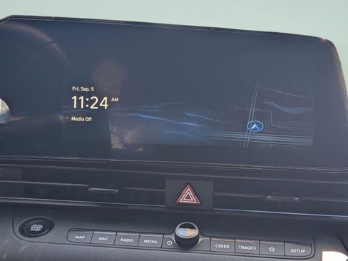 New 2025 Hyundai Elantra SEL FWD image 14